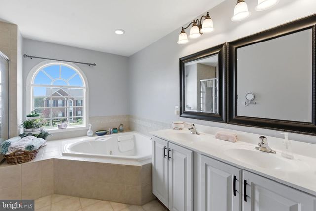 100 HALF PENNY CT, Stephens City, VA 22655