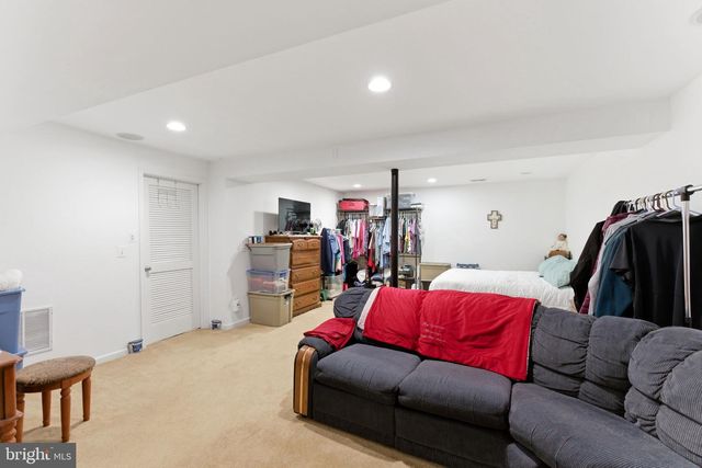 100 HALF PENNY CT, Stephens City, VA 22655