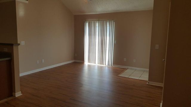 526 Rose Cottage Cir, Gallatin, TN 37066