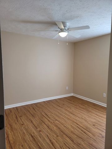 526 Rose Cottage Cir, Gallatin, TN 37066