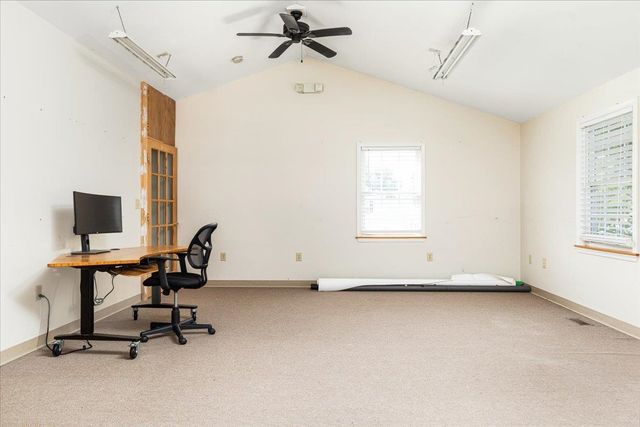 9299 N CONGRESS ST, New Market, VA 22844