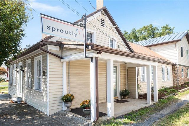 9299 N CONGRESS ST, New Market, VA 22844