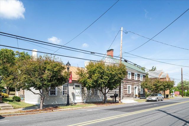 9299 N CONGRESS ST, New Market, VA 22844