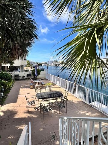 8420 Byron Ave 2, Miami Beach, FL 33141