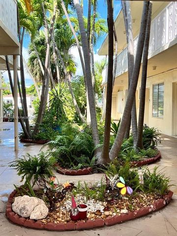 8420 Byron Ave 2, Miami Beach, FL 33141