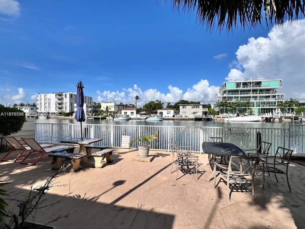 8420 Byron Ave 2, Miami Beach, FL 33141