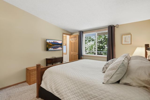 8716 Virginia Avenue S, Bloomington, MN 55438
