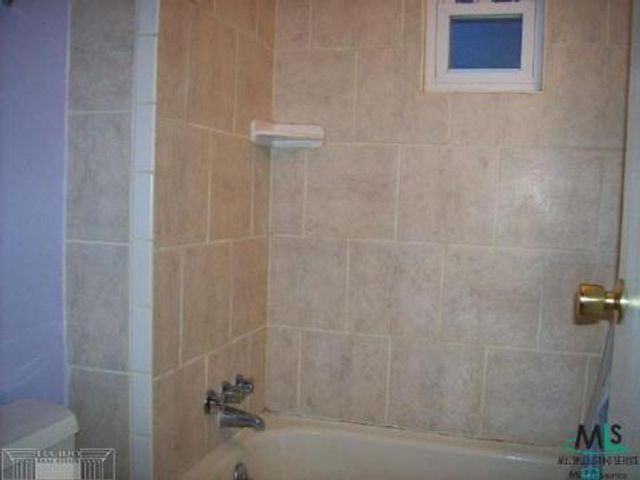 17444 Ivanhoe Street, Roseville, MI 48066