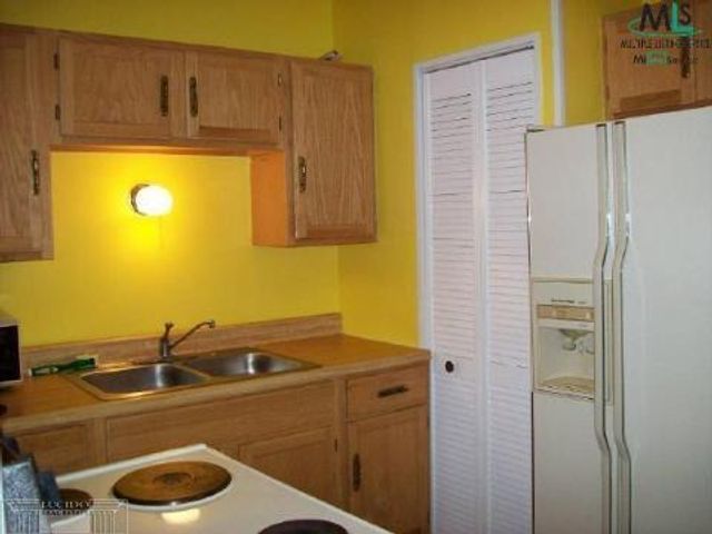 17444 Ivanhoe Street, Roseville, MI 48066