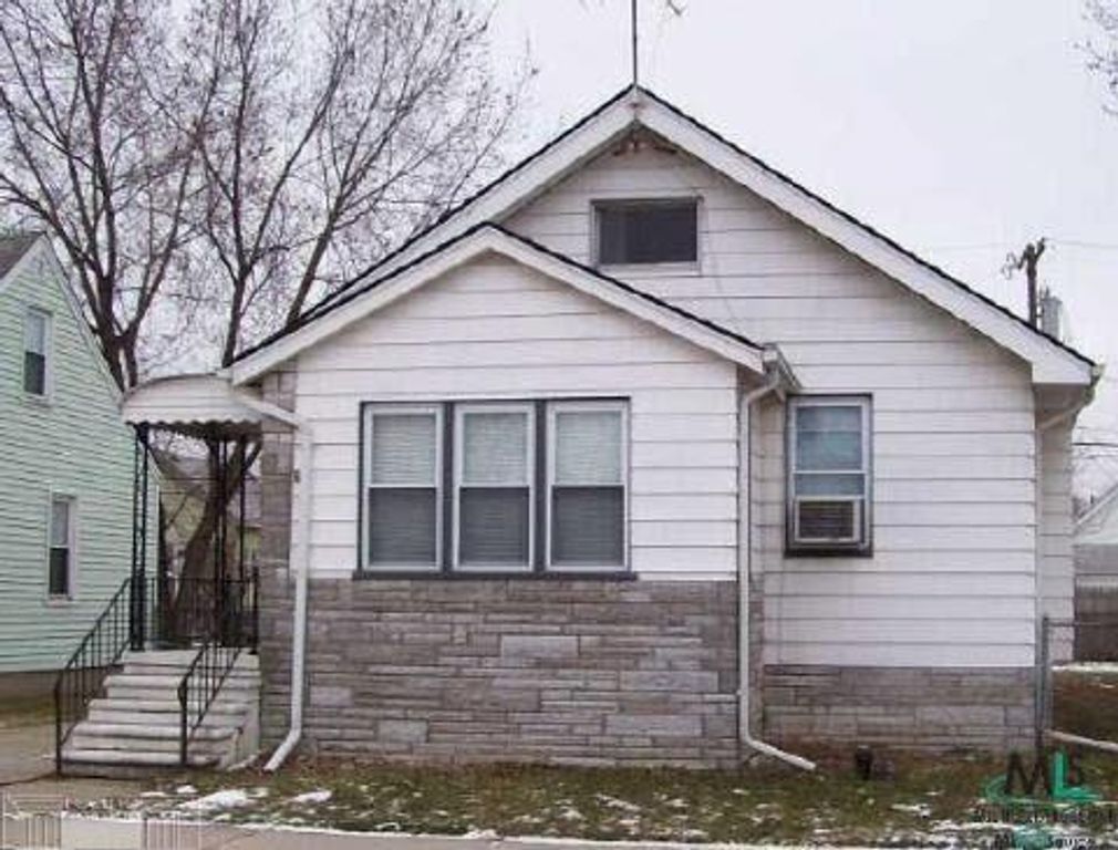 17444 Ivanhoe Street, Roseville, MI 48066