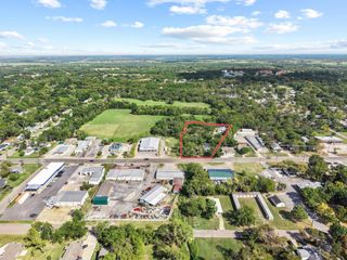 1604 N Center Street, Bonham, TX 75418