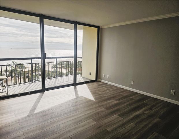 5220 Seawall Boulevard 833, Galveston, TX 77551