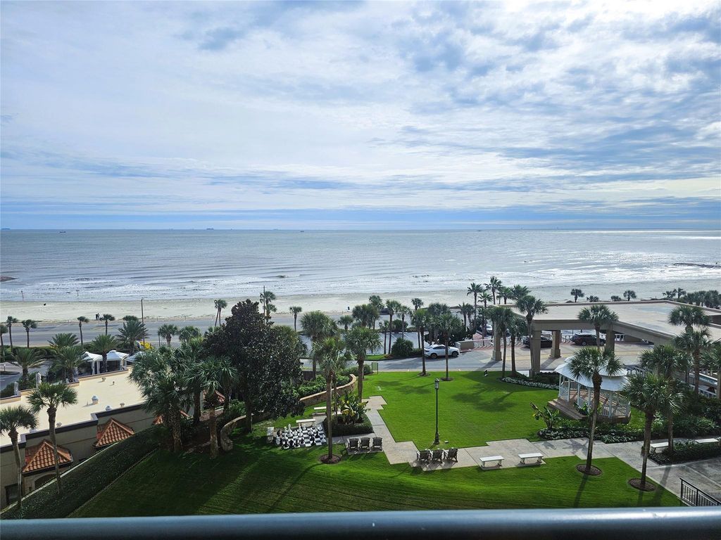 5220 Seawall Boulevard 833, Galveston, TX 77551
