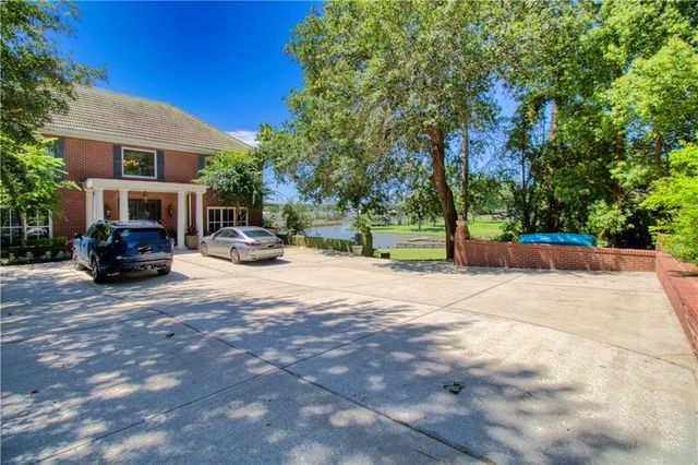 3301 Baumhauer Road, Theodore, AL 36582