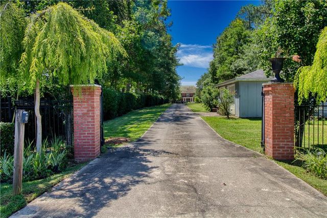 3301 Baumhauer Road, Theodore, AL 36582