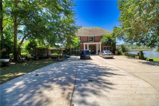 3301 Baumhauer Road, Theodore, AL 36582