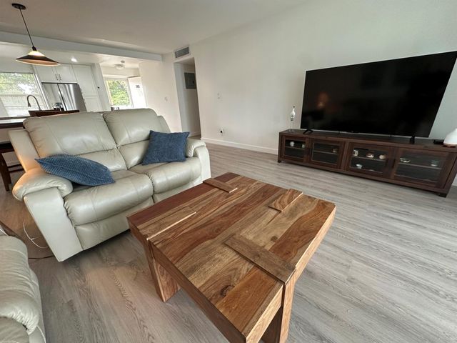 141 SE 3rd Avenue 203, Dania Beach, FL 33004