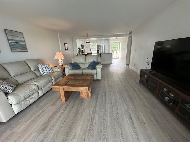 141 SE 3rd Avenue 203, Dania Beach, FL 33004