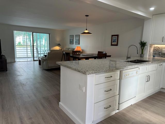 141 SE 3rd Avenue 203, Dania Beach, FL 33004