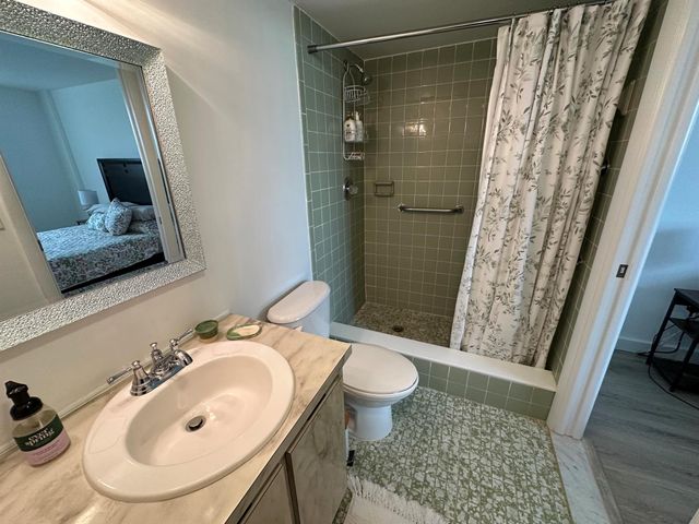 141 SE 3rd Avenue 203, Dania Beach, FL 33004