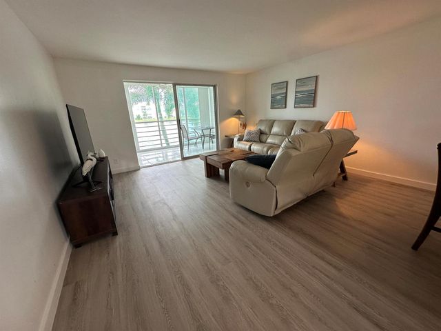 141 SE 3rd Avenue 203, Dania Beach, FL 33004
