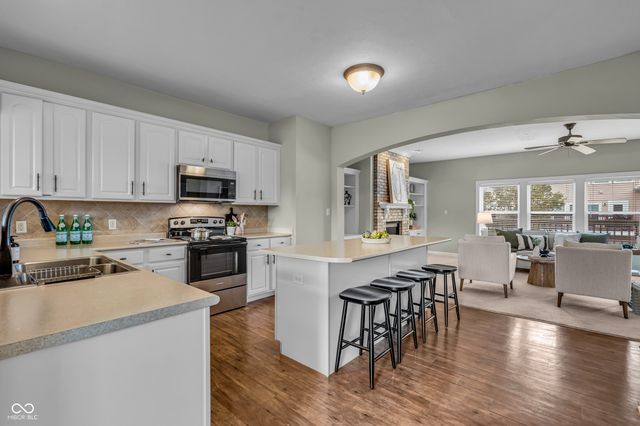 6542 W 71st Street, Indianapolis, IN 46278