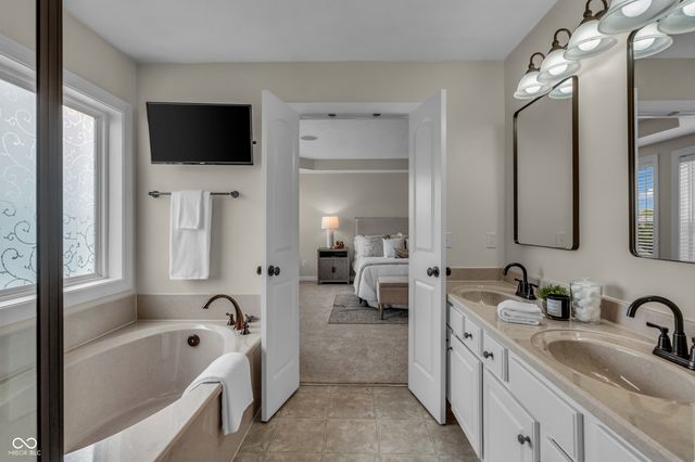 6542 W 71st Street, Indianapolis, IN 46278