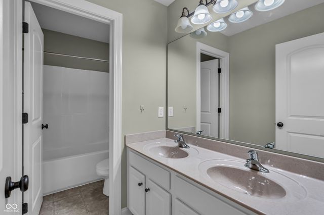 6542 W 71st Street, Indianapolis, IN 46278