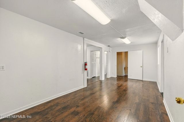 7120 MERRILL Road, Jacksonville, FL 32277