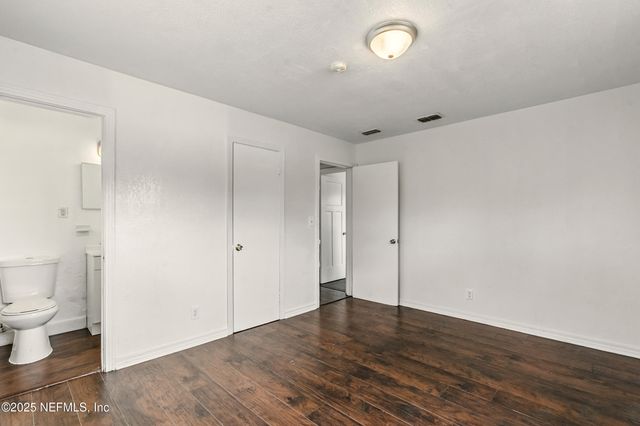 7120 MERRILL Road, Jacksonville, FL 32277