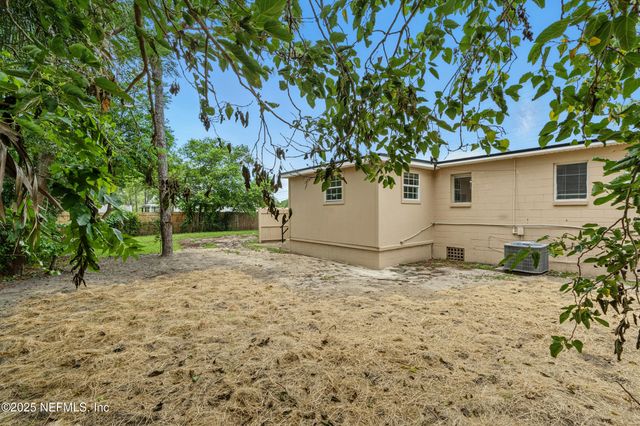 7120 MERRILL Road, Jacksonville, FL 32277