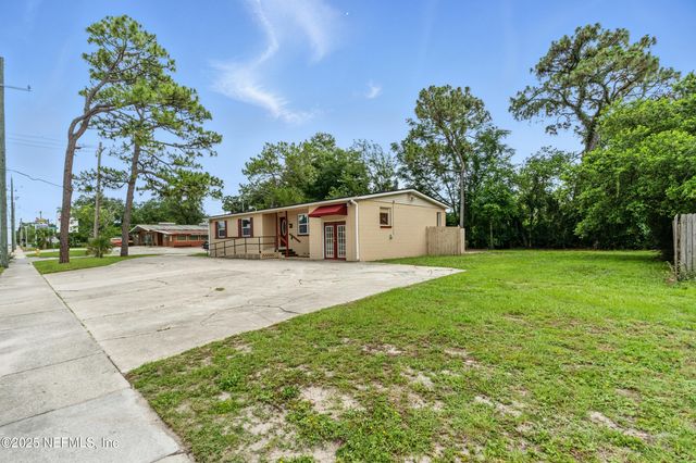 7120 MERRILL Road, Jacksonville, FL 32277