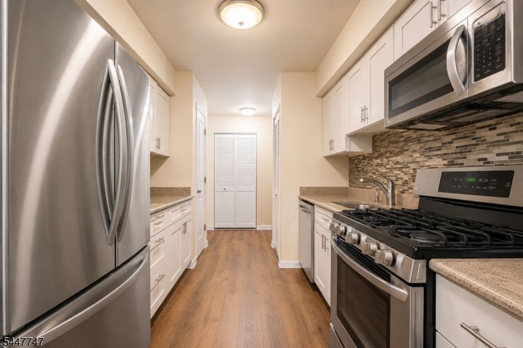 201 Edison Glen Ter, Edison Twp., NJ 08837 — photo 5