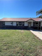 1310 Wood Street, Paris, AR 72855