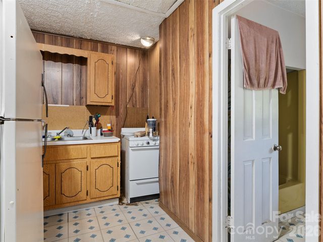277 Orion Davis Road, Waynesville, NC 28786