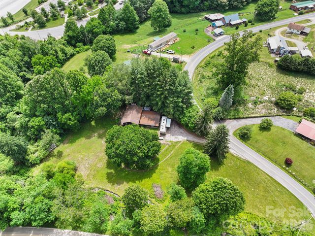 277 Orion Davis Road, Waynesville, NC 28786