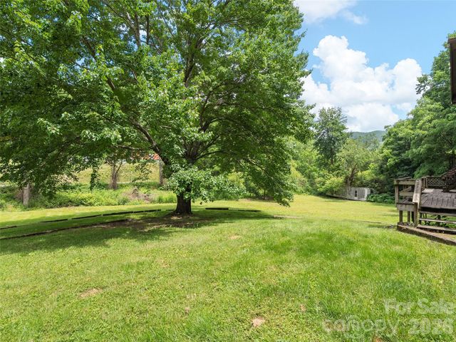 277 Orion Davis Road, Waynesville, NC 28786