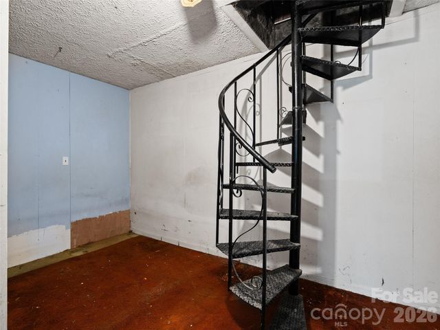 277 Orion Davis Road, Waynesville, NC 28786