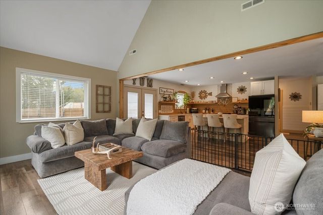 26709 Entwhistle Road E, Buckley, WA 98321