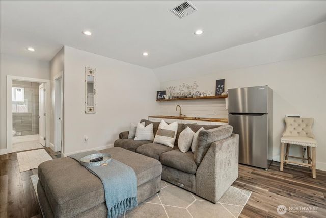 26709 Entwhistle Road E, Buckley, WA 98321