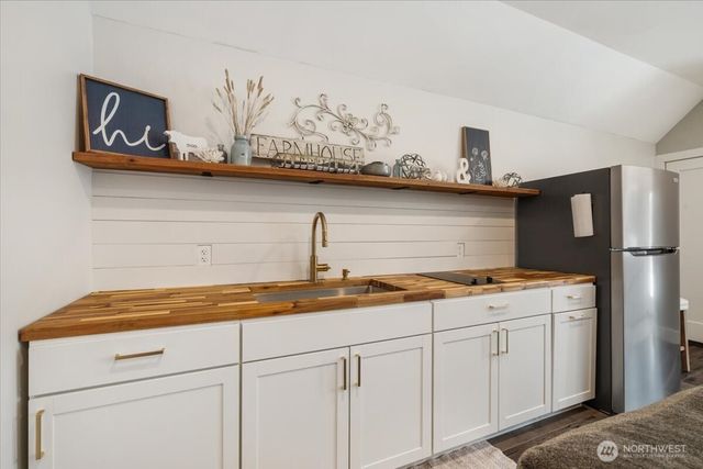 26709 Entwhistle Road E, Buckley, WA 98321