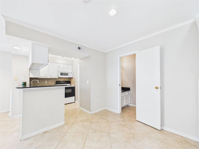 260 El Dorado Boulevard 1807, Houston, TX 77598
