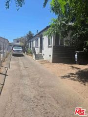 8719 Orchard Avenue, Los Angeles, CA 90044
