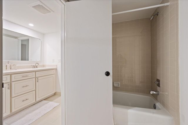 13307 Polo Club Road C106, Wellington, FL 33414