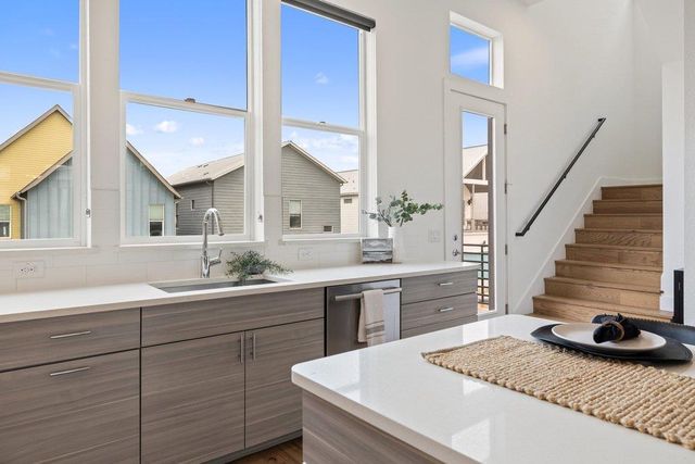 6124 Florencia LN, Austin, TX 78724