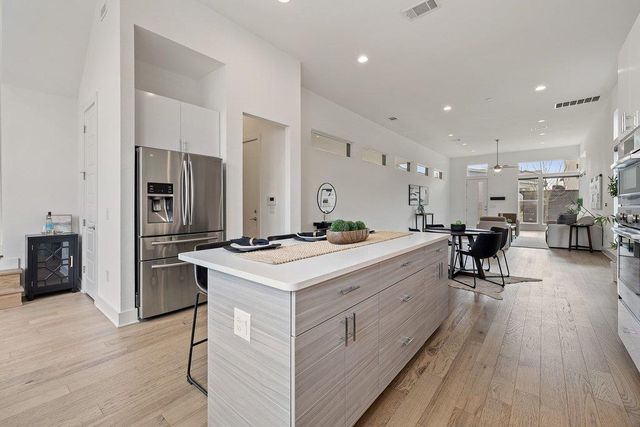 6124 Florencia LN, Austin, TX 78724
