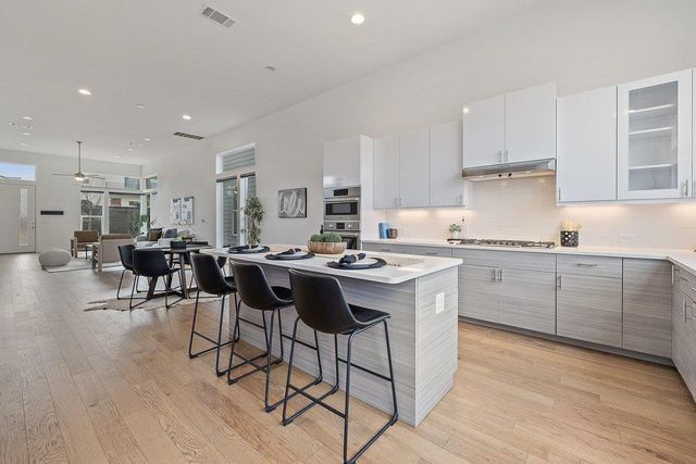 6124 Florencia LN, Austin, TX 78724