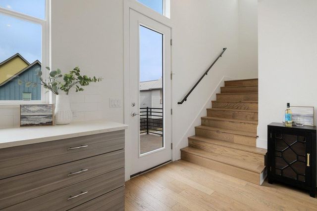 6124 Florencia LN, Austin, TX 78724
