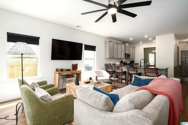 375 LAKERIDGE DRIVE, Trussville, AL 35173