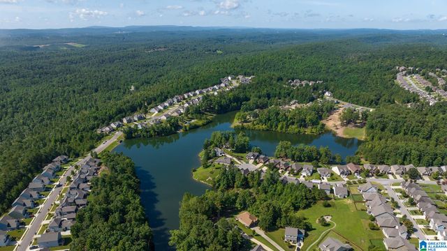 375 LAKERIDGE DRIVE, Trussville, AL 35173